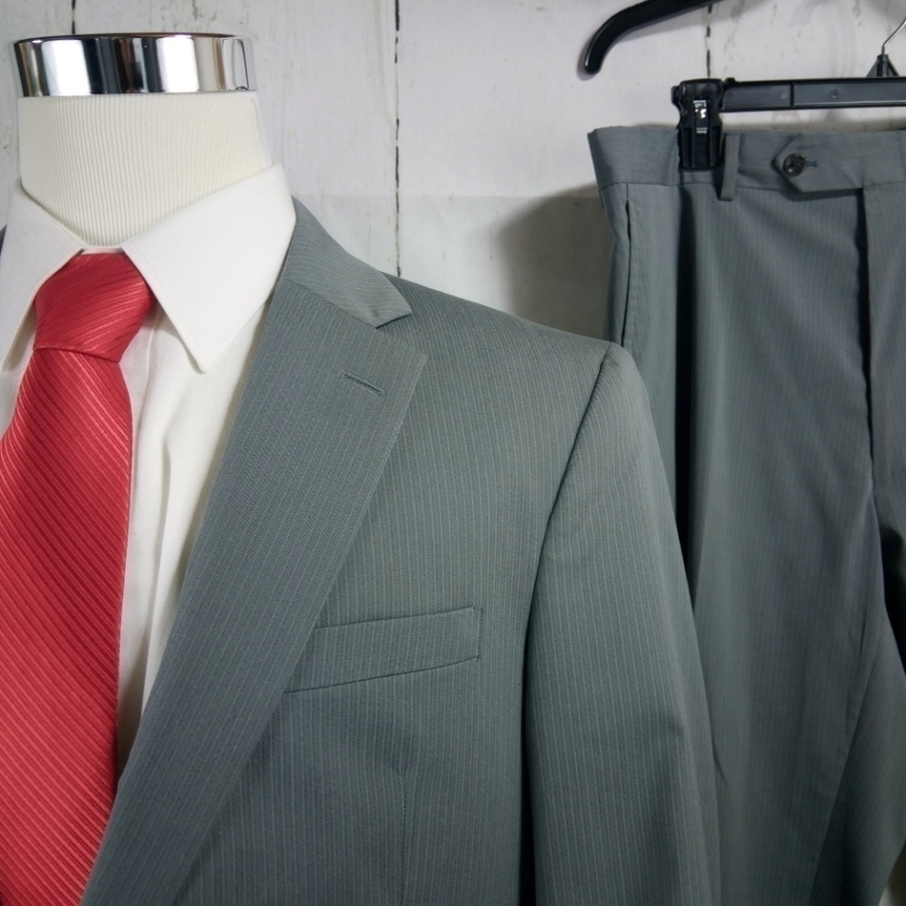 Jones New York 44L 2 Button Gray Striped 2pc Suit